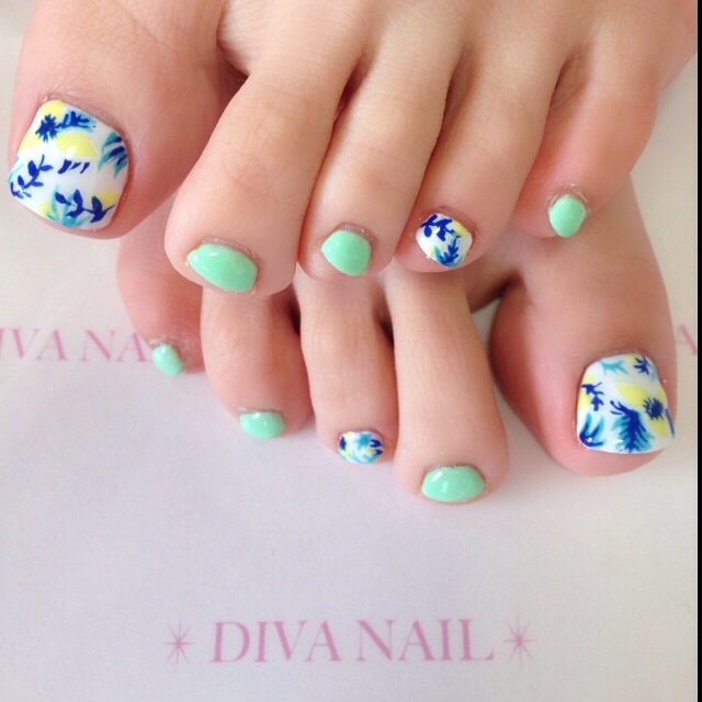 南国風フットネイル 名古屋市千種区東山通 プライベートネイルサロン Diva Nail